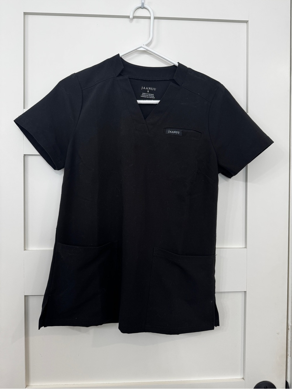 Jaanuu Black V-Neck Short Sleeve Scrub Top and matching joggers - Picture 1 of 4